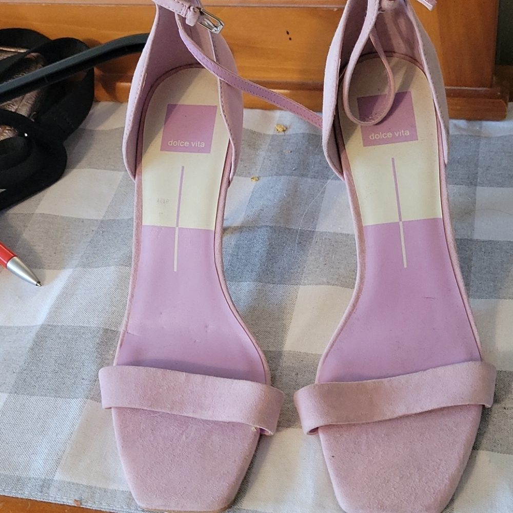 Dolce vita purple sandal w/ ankle strap